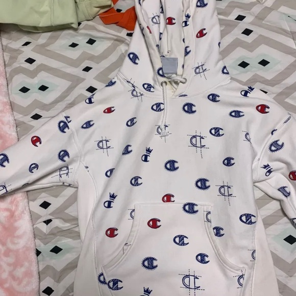 Extra small champion hoodie! - Picture 2 of 5